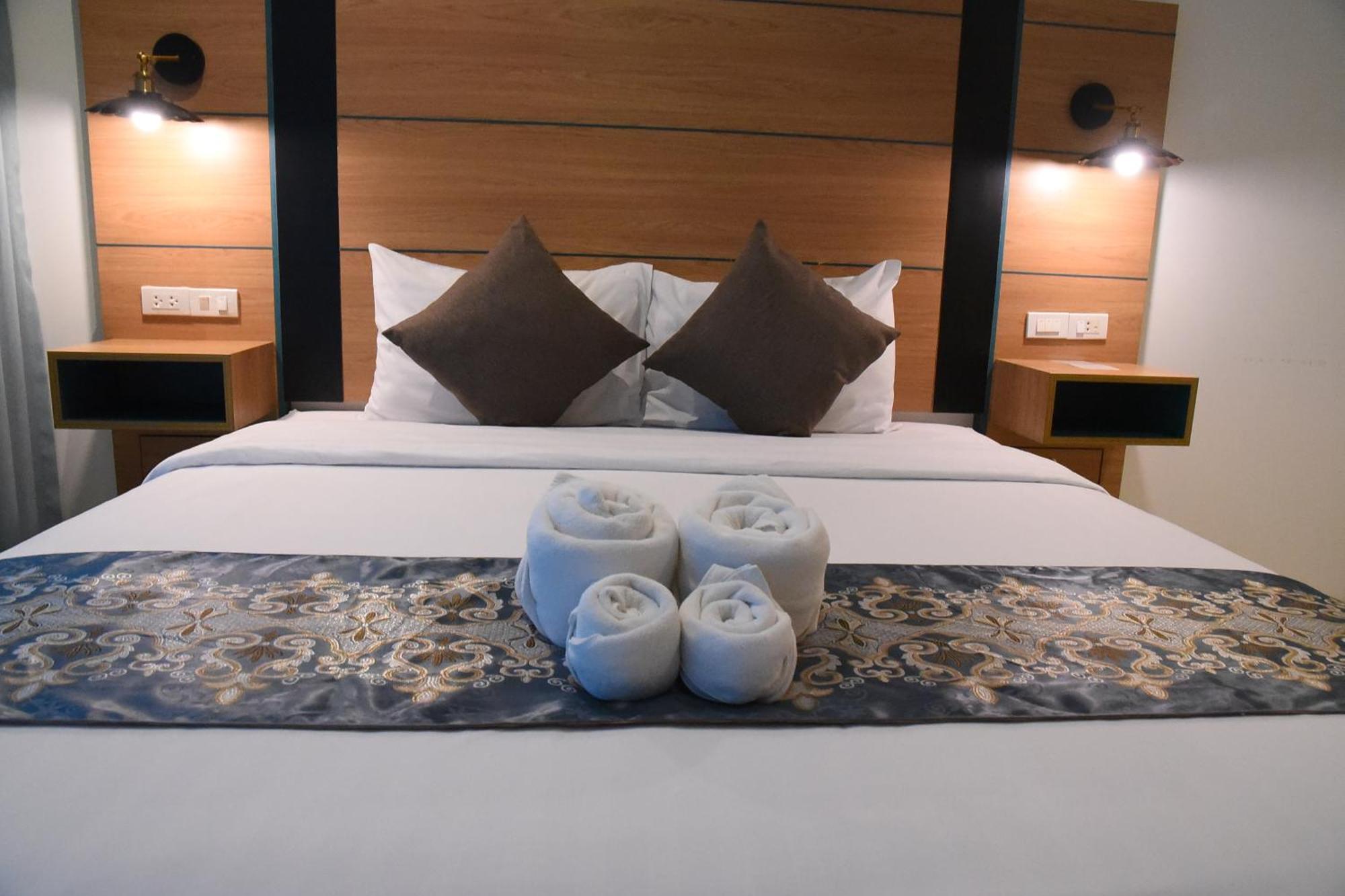 The Base Inn باتايا المظهر الخارجي الصورة