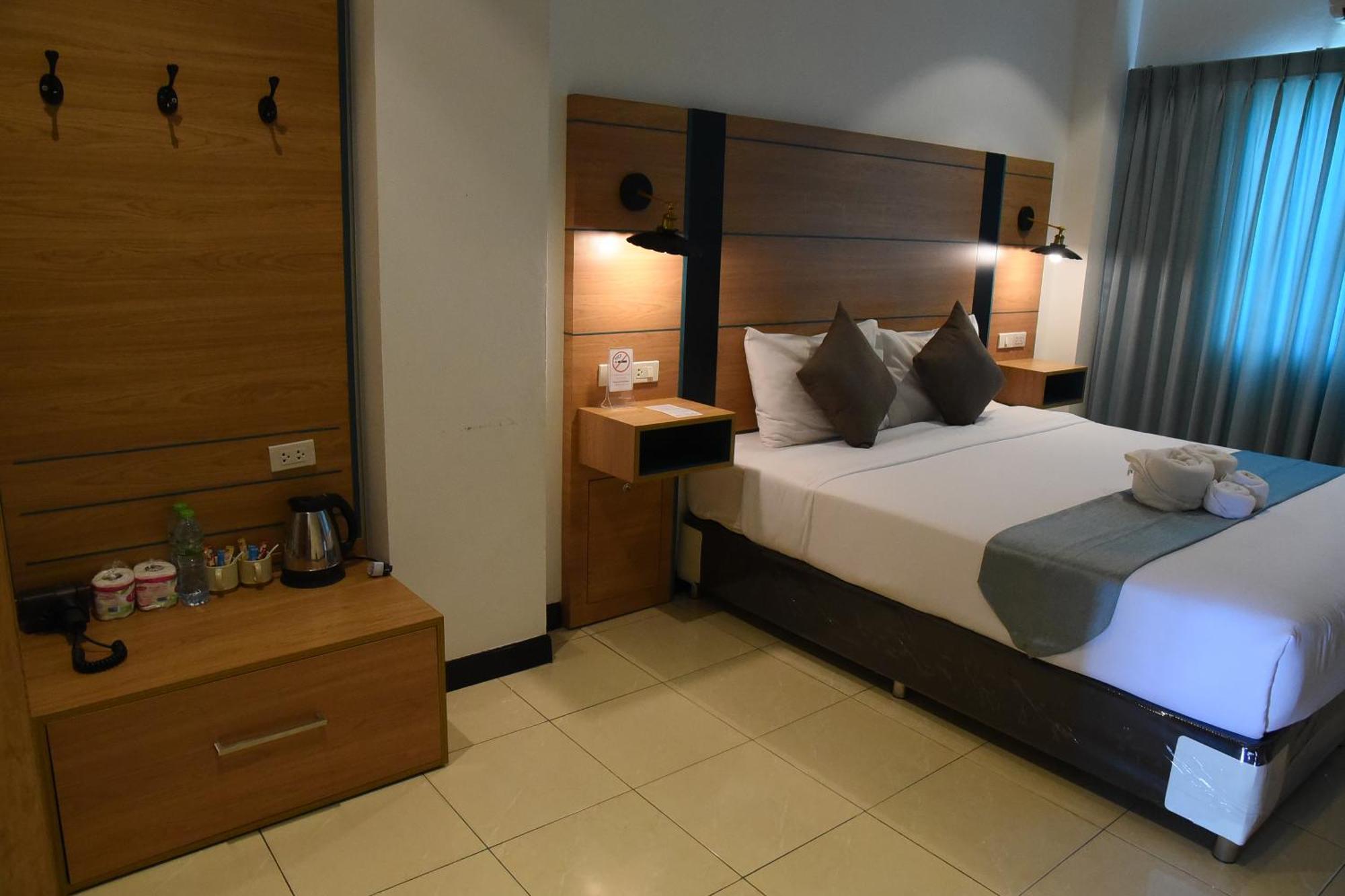 The Base Inn باتايا المظهر الخارجي الصورة