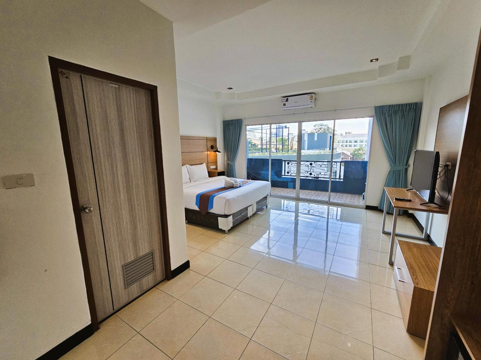 The Base Inn باتايا المظهر الخارجي الصورة