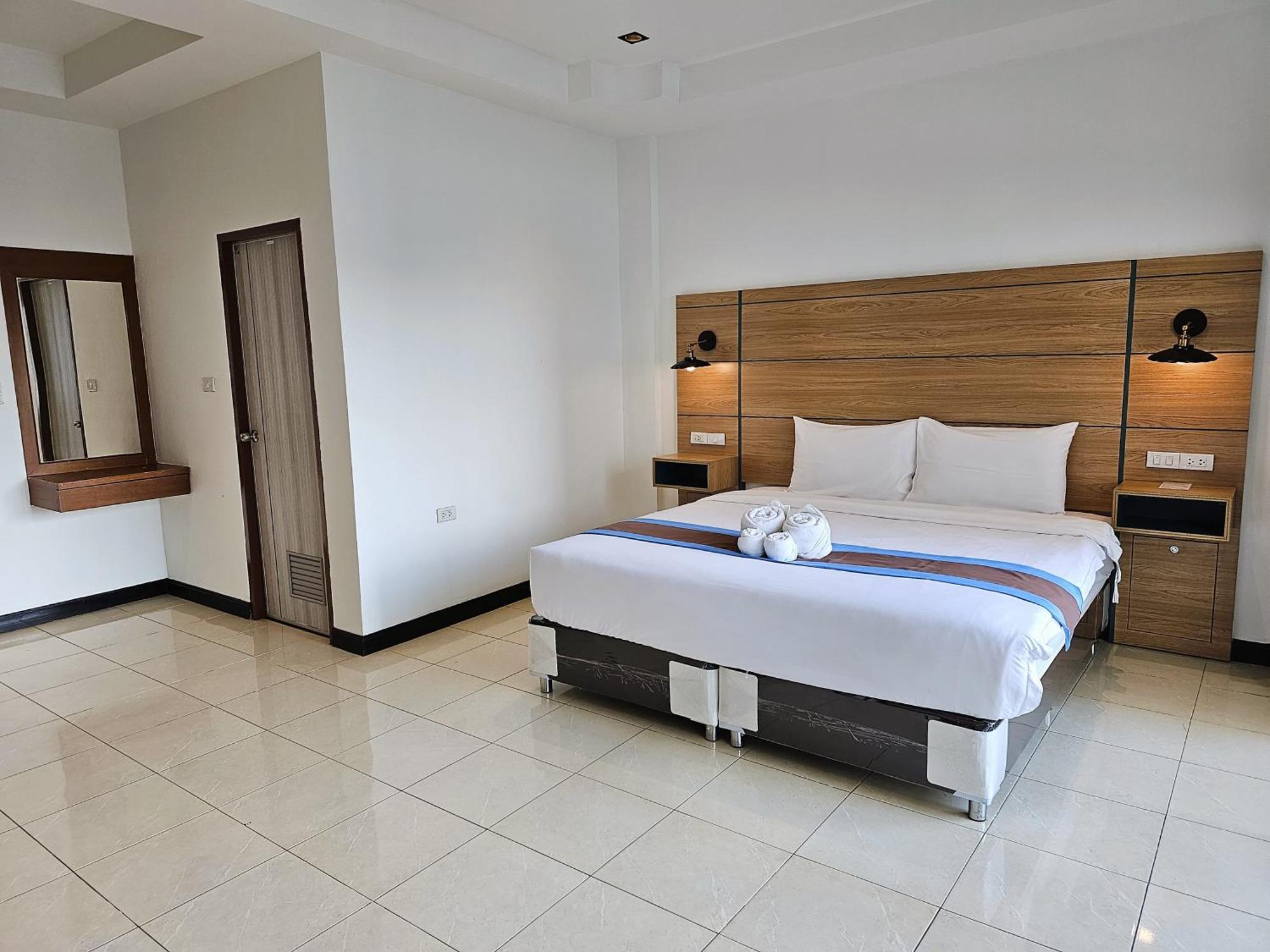 The Base Inn باتايا المظهر الخارجي الصورة