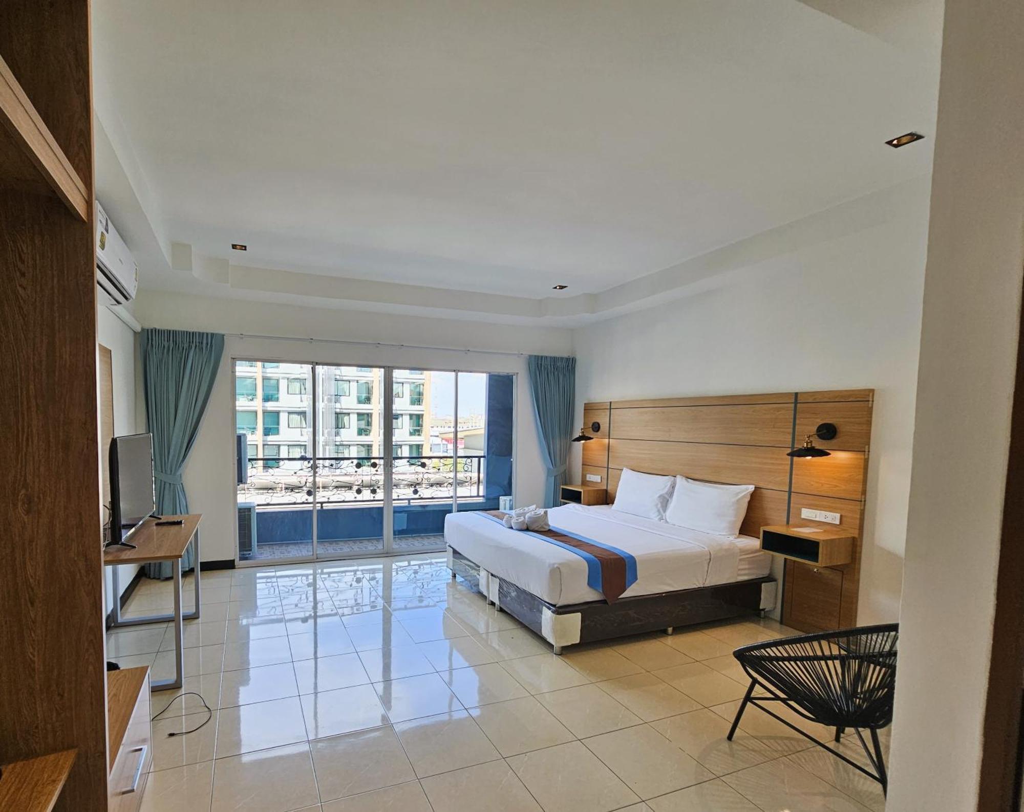 The Base Inn باتايا المظهر الخارجي الصورة