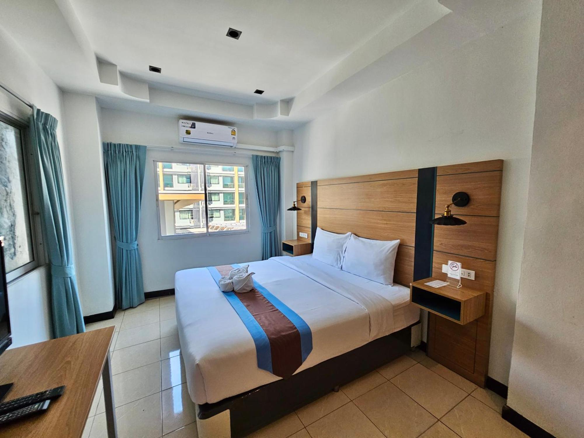 The Base Inn باتايا المظهر الخارجي الصورة