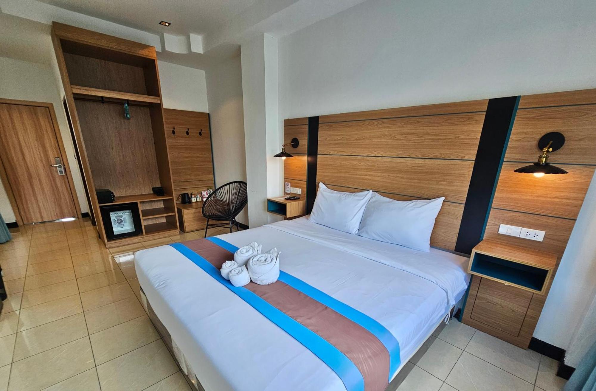 The Base Inn باتايا المظهر الخارجي الصورة