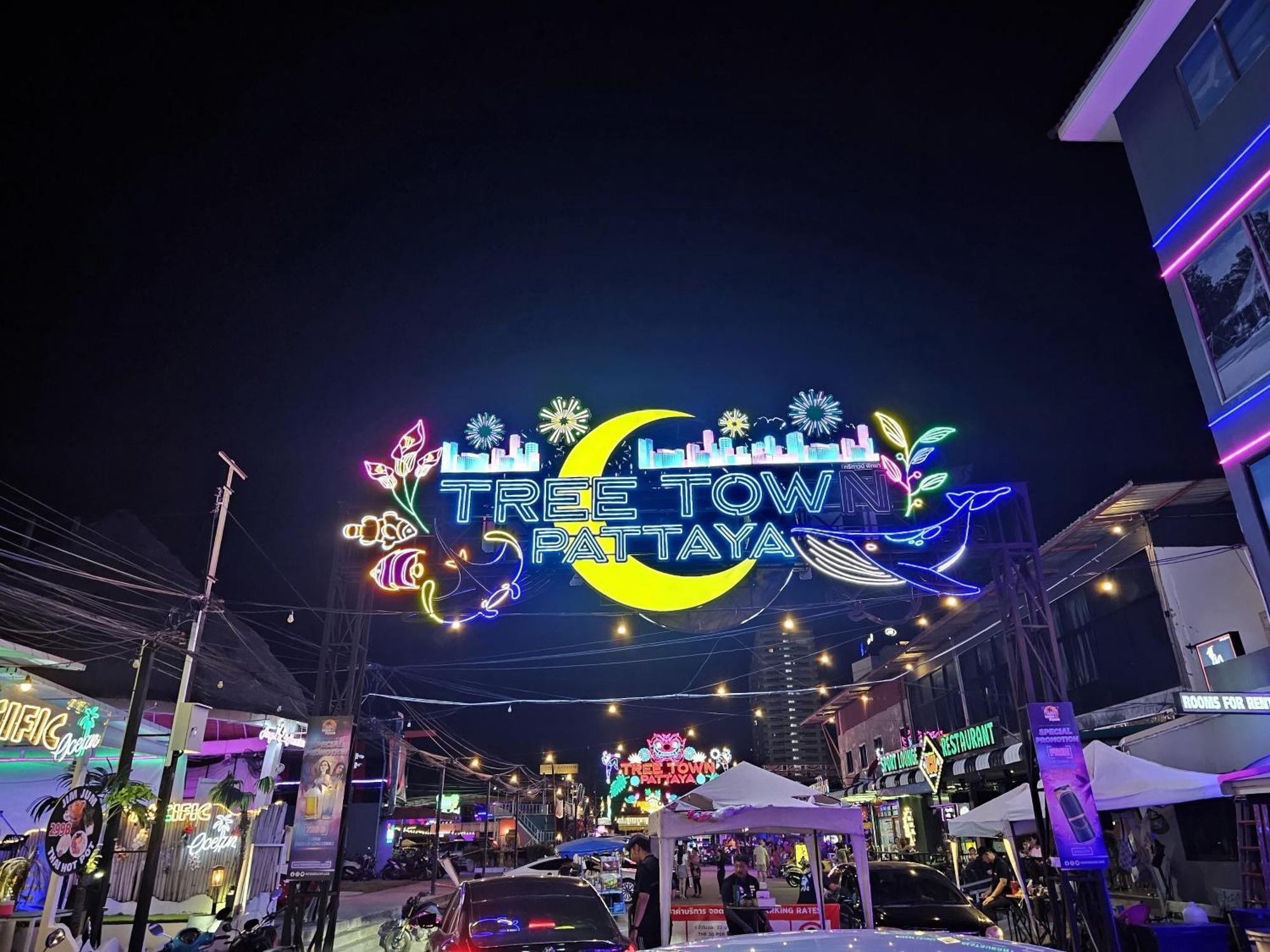 The Base Inn باتايا المظهر الخارجي الصورة